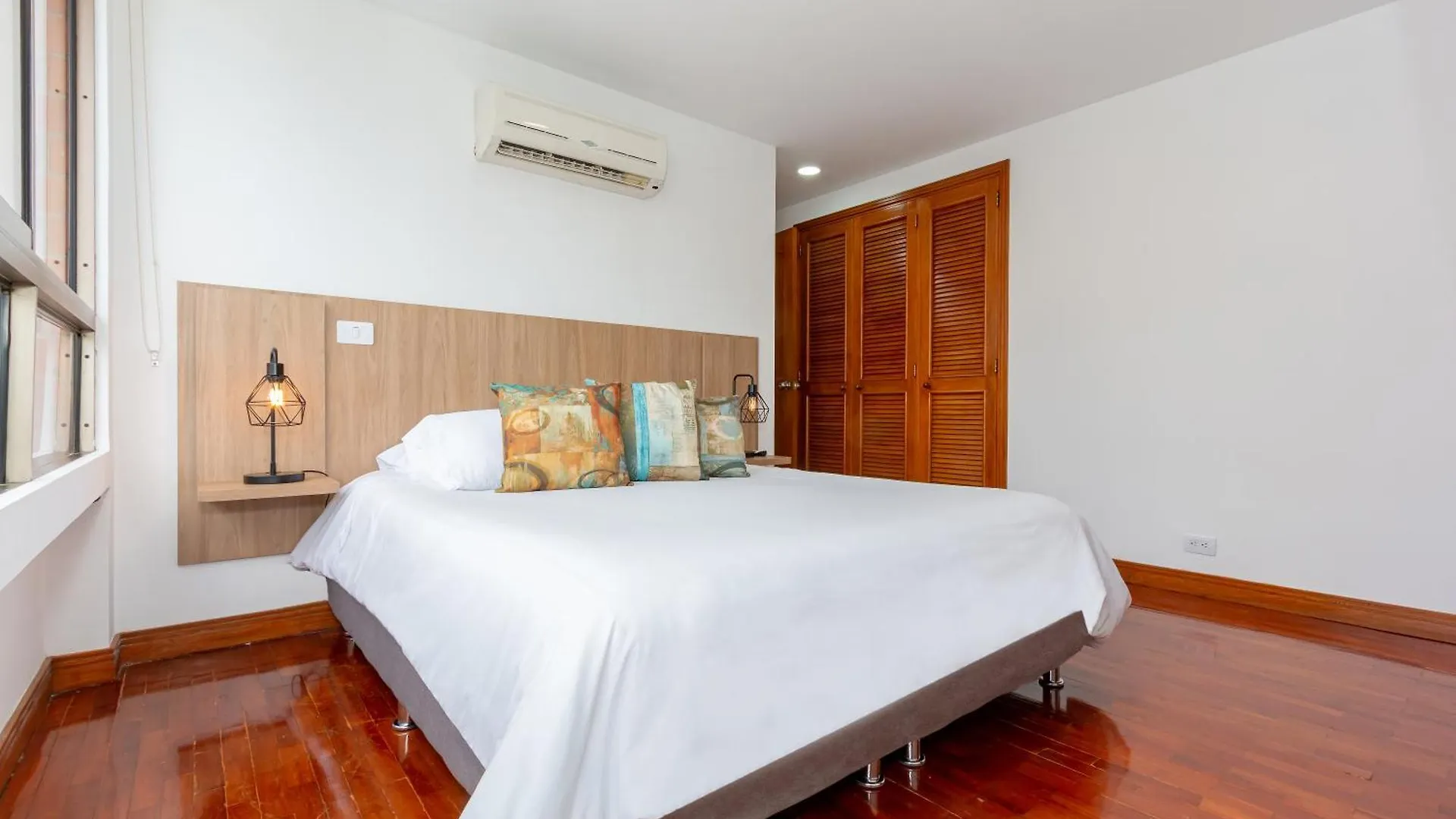 Apartmán Alcazar De Oviedo By Host Medellín